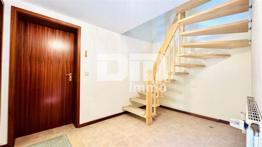 Charmantes Wohnglück - Ihr neues Zuhause mit Carport / Terrasse und großem Gartenbereich - KG Flur / Diele